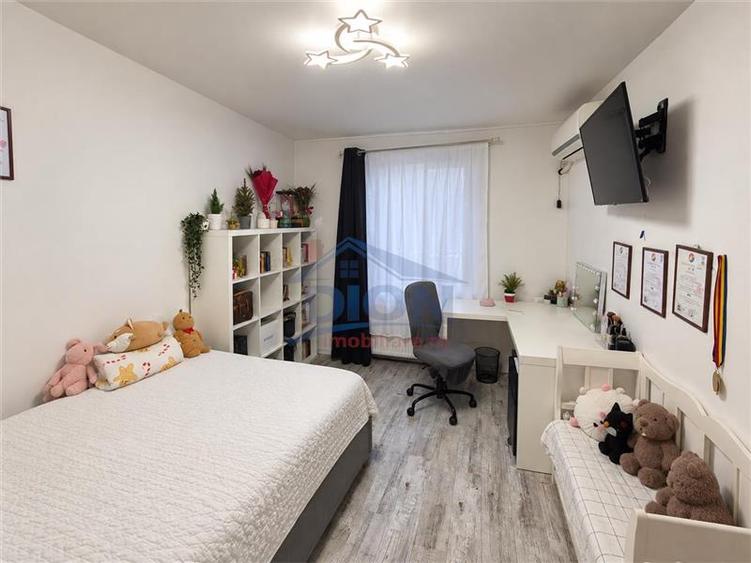 Apartament cu 4 camere semidecomandat în Dristor