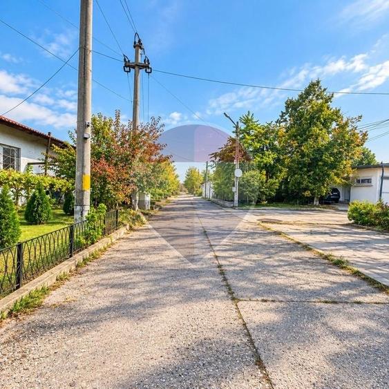 Spațiu industrial, de 1,805 mp, în Central
