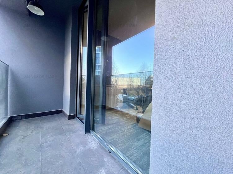 Penthouse cu 4 camere semidecomandat, mobilat în Aviației
