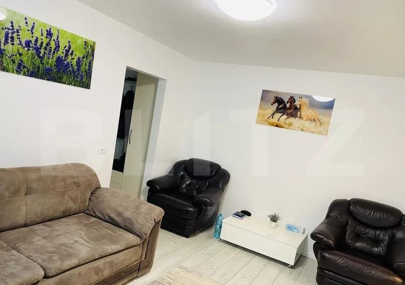 Apartament cu 3 camere semidecomandat, mobilat în Podu Roș