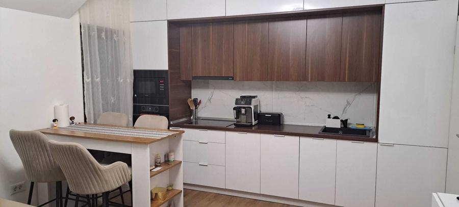 Apartament cu 4 camere decomandat în Sânpetru