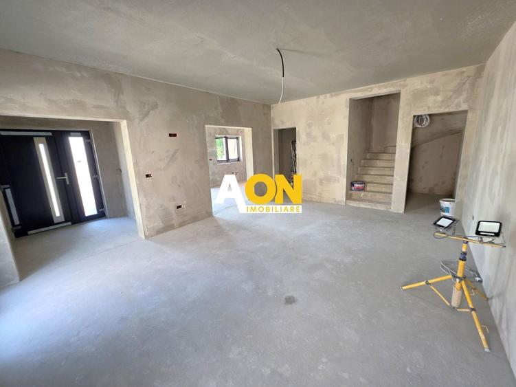 Duplex cu 4 camere cu Canalizare în Cetate