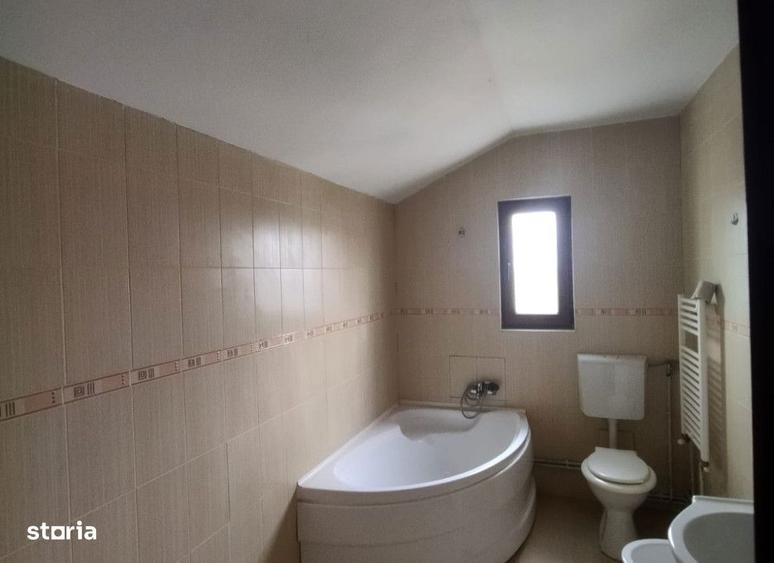 Casă cu 5 camere cu Teren 450 Mp în Copou