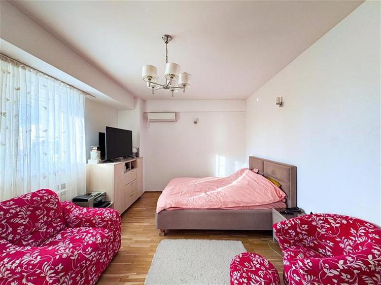 Apartament cu 4 camere semidecomandat, mobilat în Floreasca