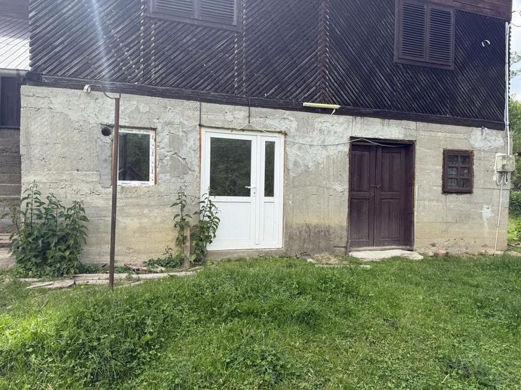 Casă cu 3 camere în Slatina