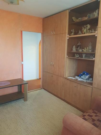 Apartament cu 2 camere decomandat în P-ța Doina