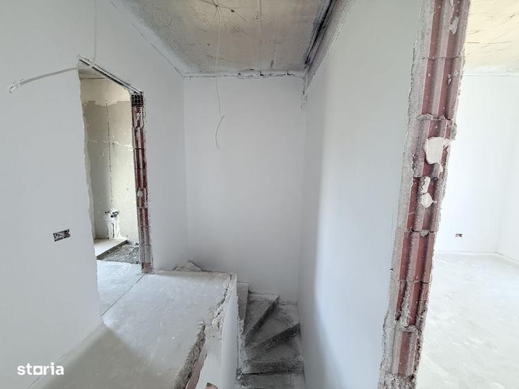 Duplex deosebit, 5 camere, curte generoasa, zona Safirului-Gladiolelor - 9