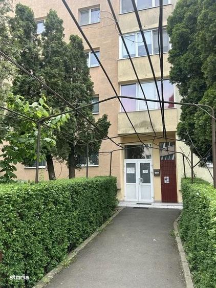 Apartament cu 3 camere decomandat în Astra