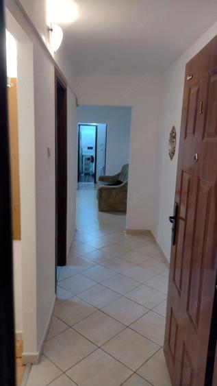 Apartament cu 2 camere semidecomandat în Malu Roșu