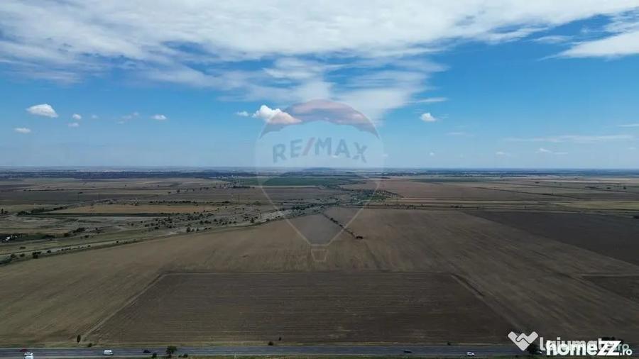 Teren de 27500 mp, în Tișița