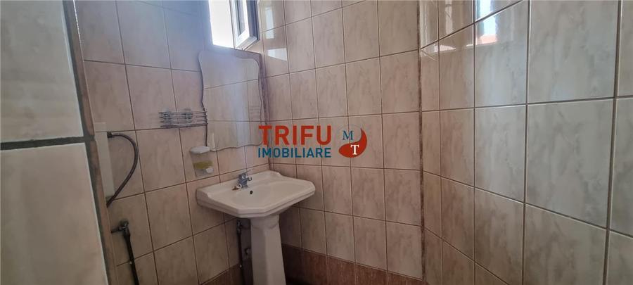 Casă individuală cu 4 camere cu Garaj în Micești