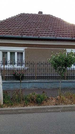Casă cu 3 camere în Tokai