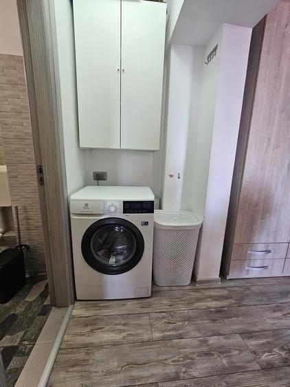 Apartament cu 2 camere semidecomandat în Olteniței