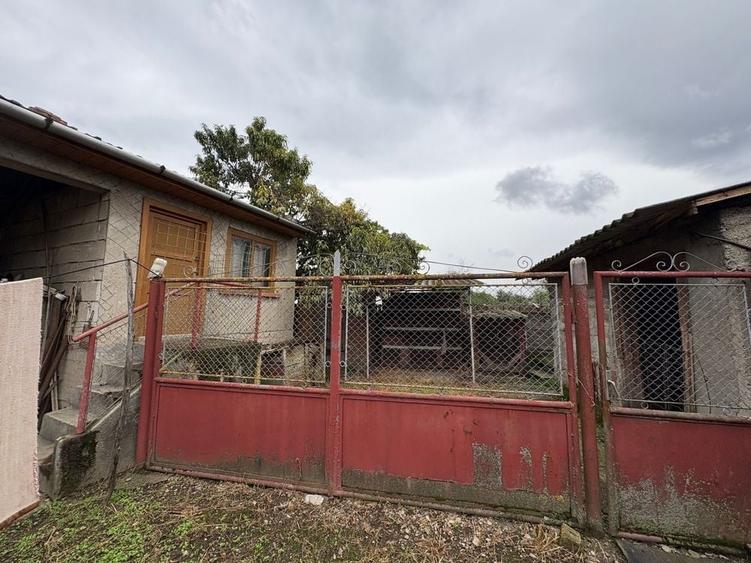 Casă cu 3 camere în Sântandrei