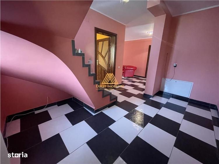Casă cu 4 camere în Central