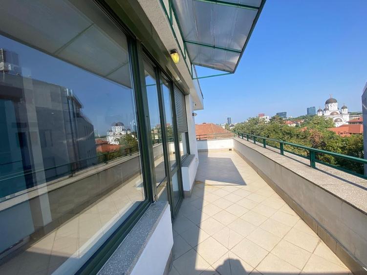 Apartament cu 3 camere decomandat, mobilat în Arcul de Triumf