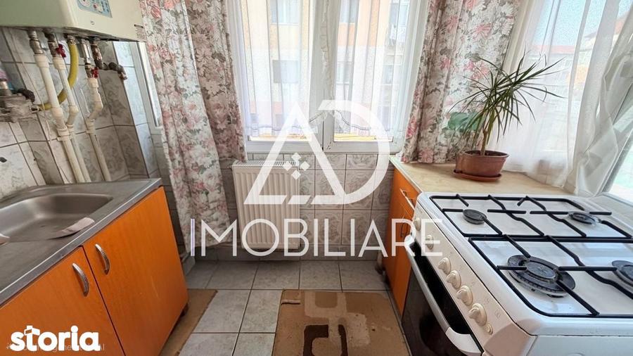 Apartament cu 3 camere decomandat în 9 Mai