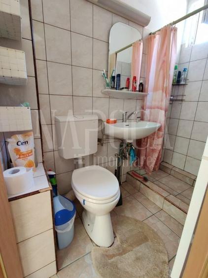 Casă individuală cu 6 camere cu Canalizare în Iris