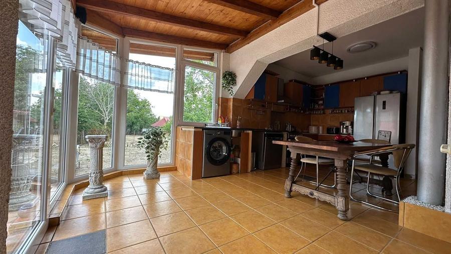 Casă cu 3 camere în Lunei