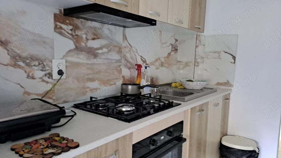 Apartament cu 4 camere în Fetești-Gară