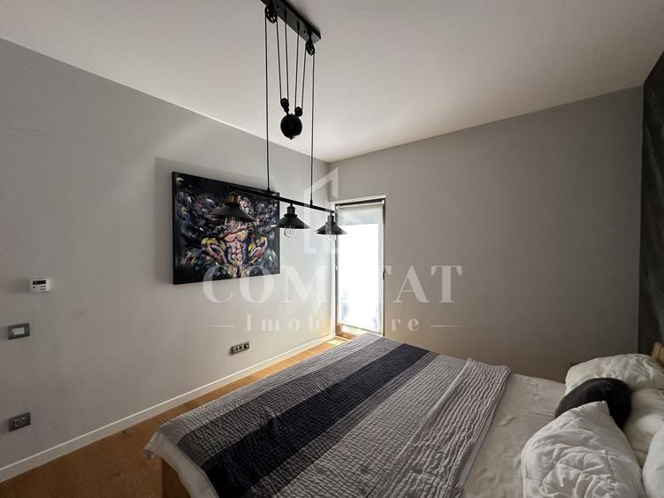 Apartament cu 3 camere semidecomandat în Gruia