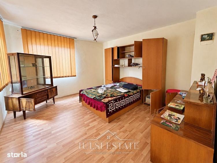 Casă cu 3 camere în Bărcănești