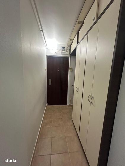 Apartament cu 2 camere decomandat în Hala Centrală