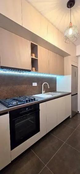 Apartament cu 2 camere semidecomandat, mobilat în Lipovei