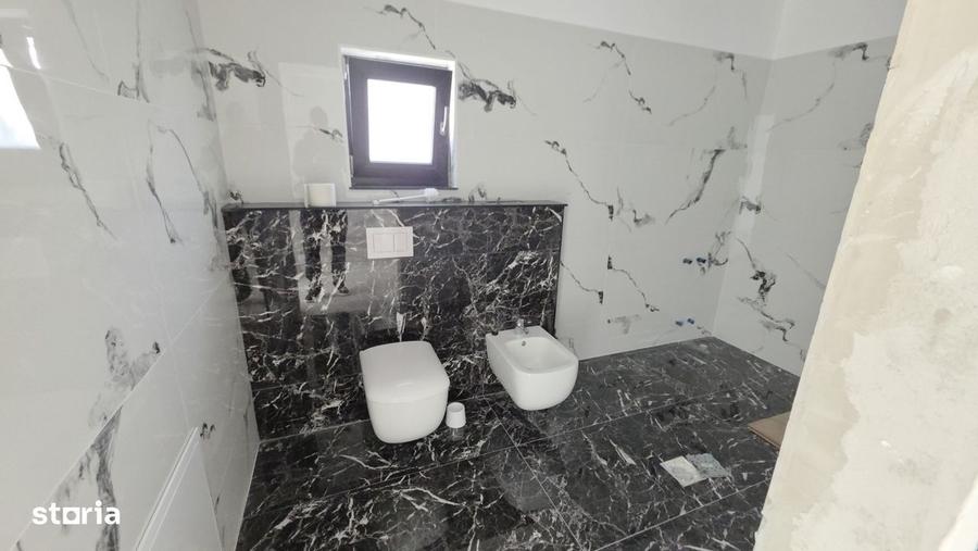 Casă cu 4 camere cu Canalizare în Cristian