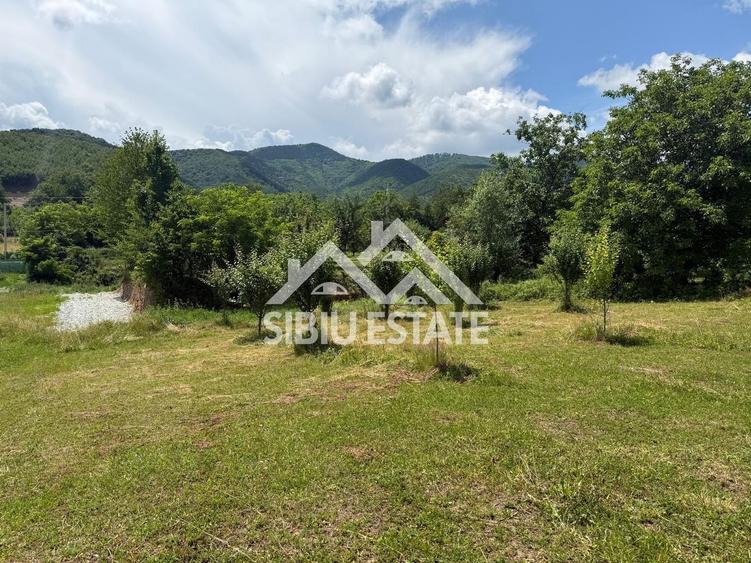 Teren Construcții intravilan de 650 mp, în Sadu