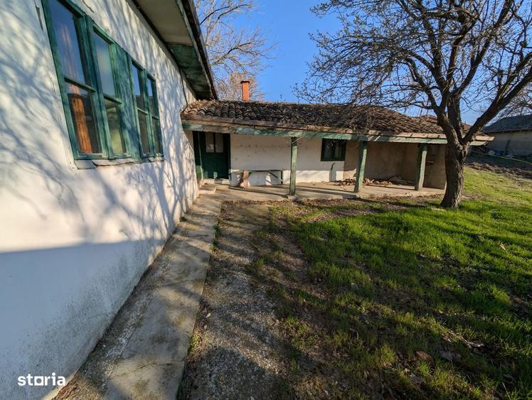Teren de 4621 mp, în Cerna