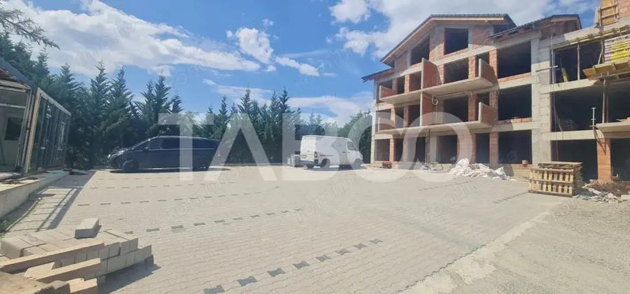 Apartament cu 3 camere decomandat în Industrial Vest