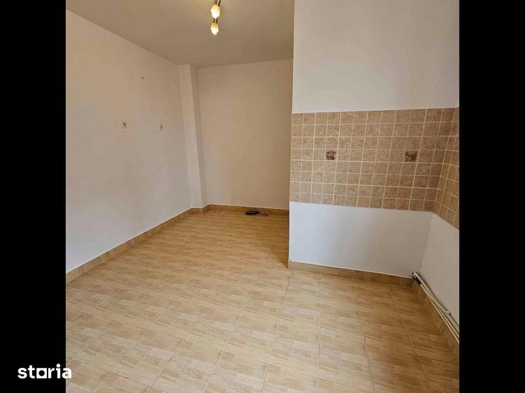 Apartament cu 4 camere decomandat în Ultracentral