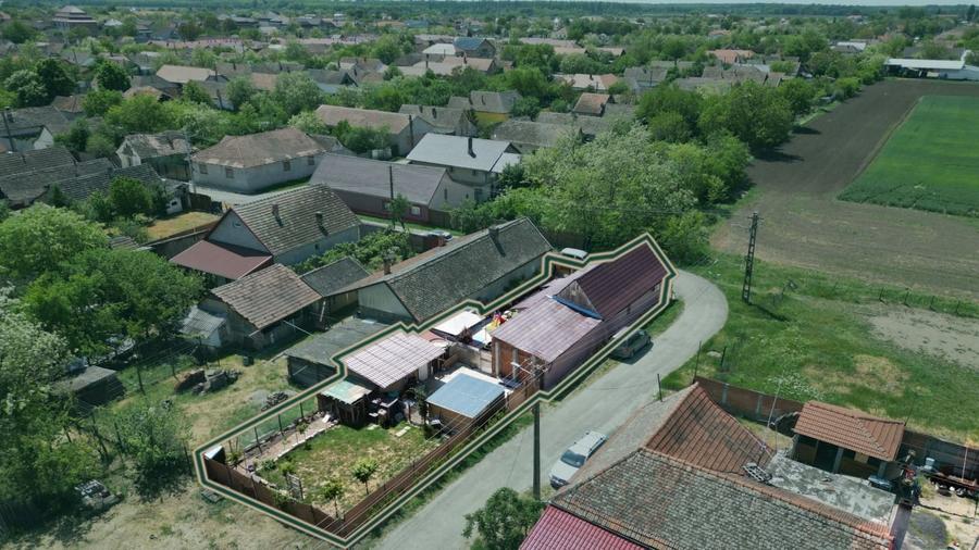 Casă individuală cu 2 camere cu Canalizare în Pecica