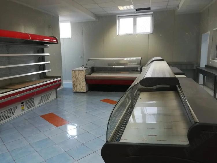 Spațiu comercial, de 1,500 mp, în Titan