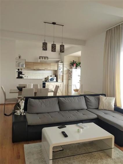 Apartament cu 3 camere decomandat, mobilat în Sânandrei