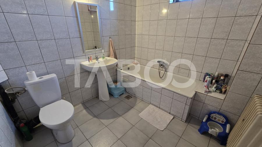 Duplex cu 5 camere cu Piscina în Turnișor