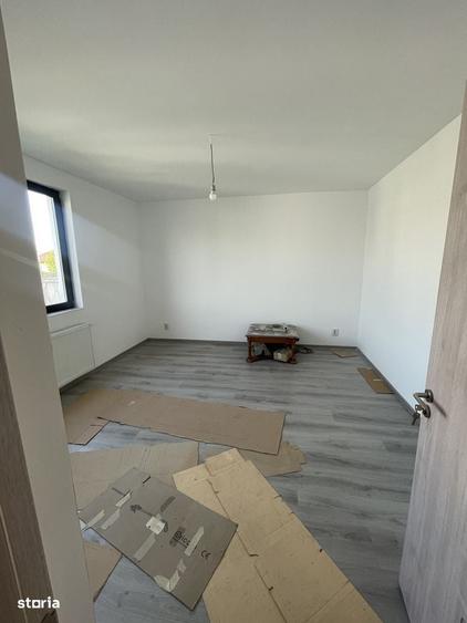 Casă cu 4 camere în Cornetu