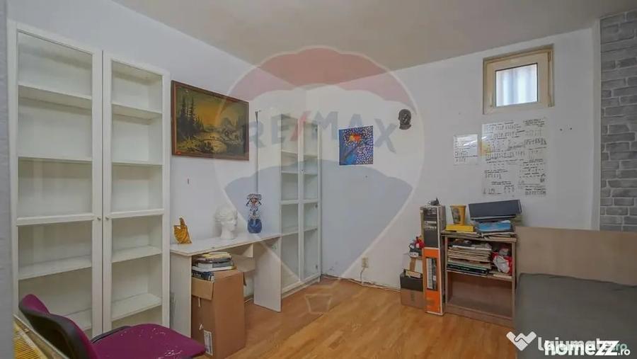 Apartament cu 4 camere decomandat în Drumul Poienii
