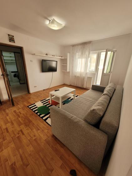 Apartament cu 2 camere semidecomandat în Obor