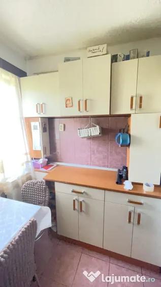 Apartament cu 3 camere semidecomandat în Ultracentral