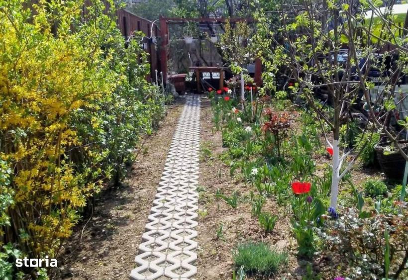 Casă cu 4 camere cu Teren 482 Mp în Între Lacuri