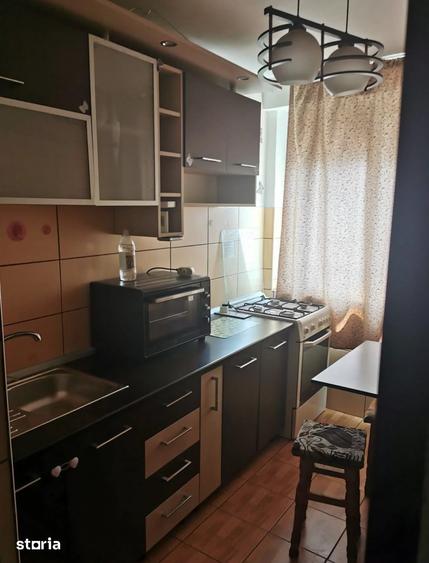 Apartament cu 2 camere semidecomandat în Mihai Bravu