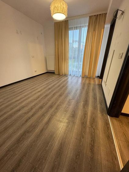 Casă cu 4 camere cu Teren 180 Mp în Central