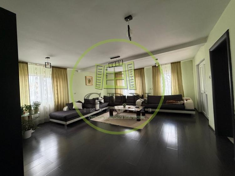 Casă individuală cu 5 camere cu Teren 713 Mp în Cârcea