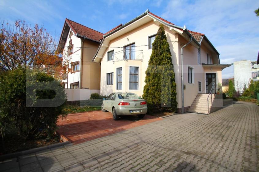 Casă cu 5 camere cu Teren 767 Mp în Central