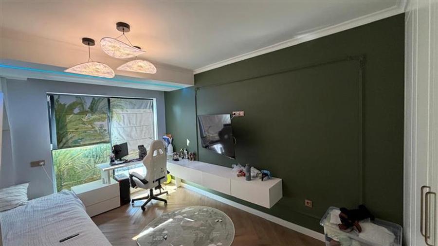 Apartament cu 3 camere circular, mobilat în Florești