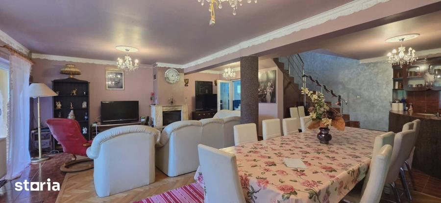 Casă cu 5 camere cu Teren 1200 Mp în Bratca