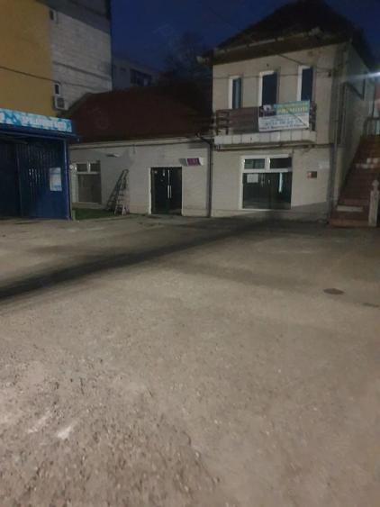 Casă cu Teren 960 Mp în Girocului
