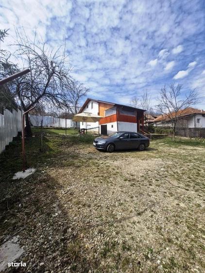 Casă cu 4 camere în Central